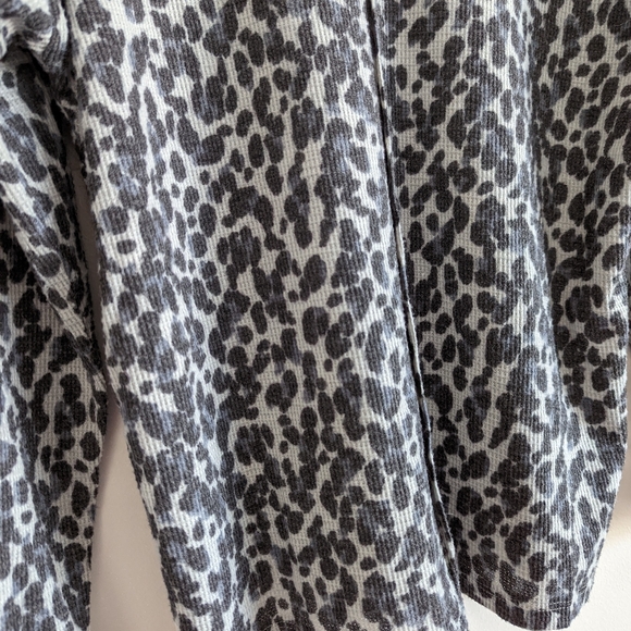 🆕🌿VINCE CAMUTO SWEATER🌿 - Picture 3 of 6